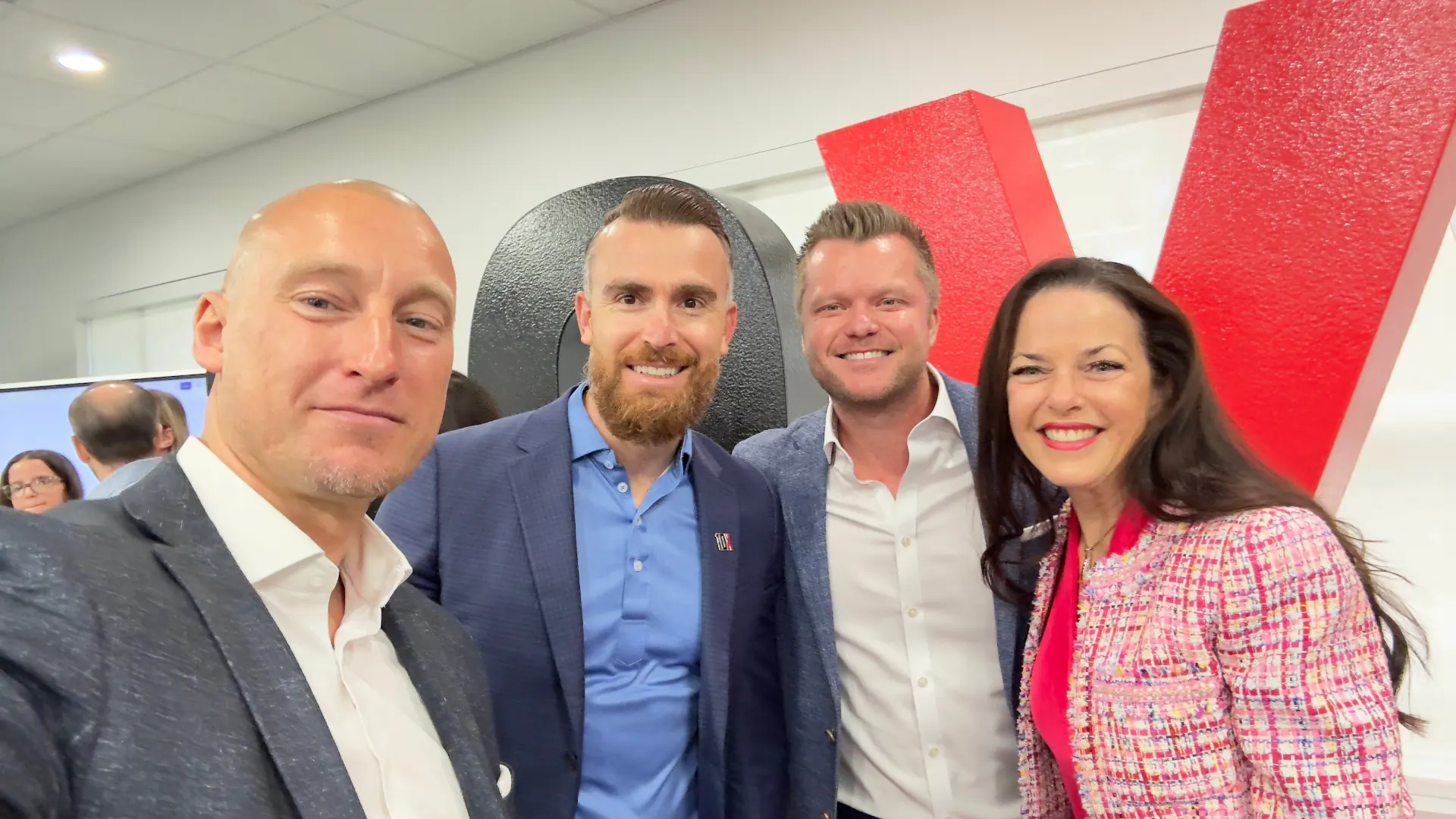 7FMarcel with the 10X leadership team